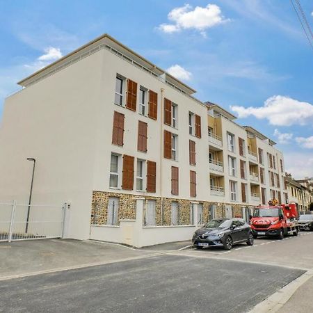 Appartement F2 De Haut Standing En Hypercentre Avec Jardin Prive A 270 M De La Gare De Mantes ! Luaran gambar