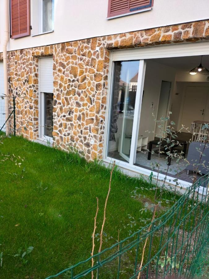 Appartement F2 De Haut Standing En Hypercentre Avec Jardin Prive A 270 M De La Gare De Mantes ! Luaran gambar