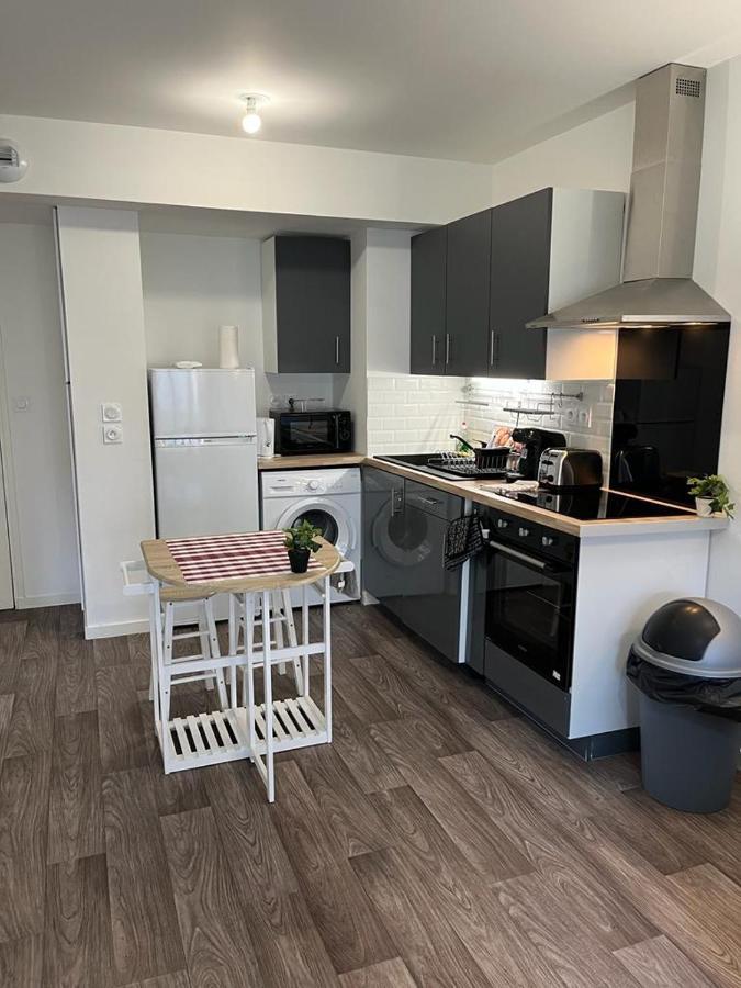 Appartement F2 De Haut Standing En Hypercentre Avec Jardin Prive A 270 M De La Gare De Mantes ! Luaran gambar